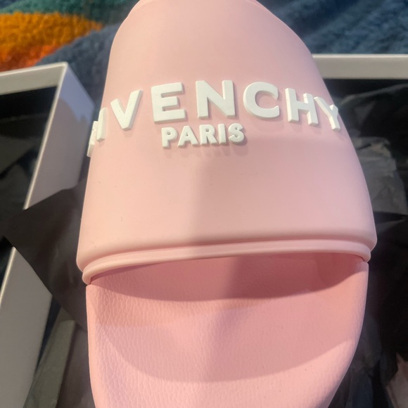 GIVENCHY Logo platform slides NEW - Picture 3 of 9
